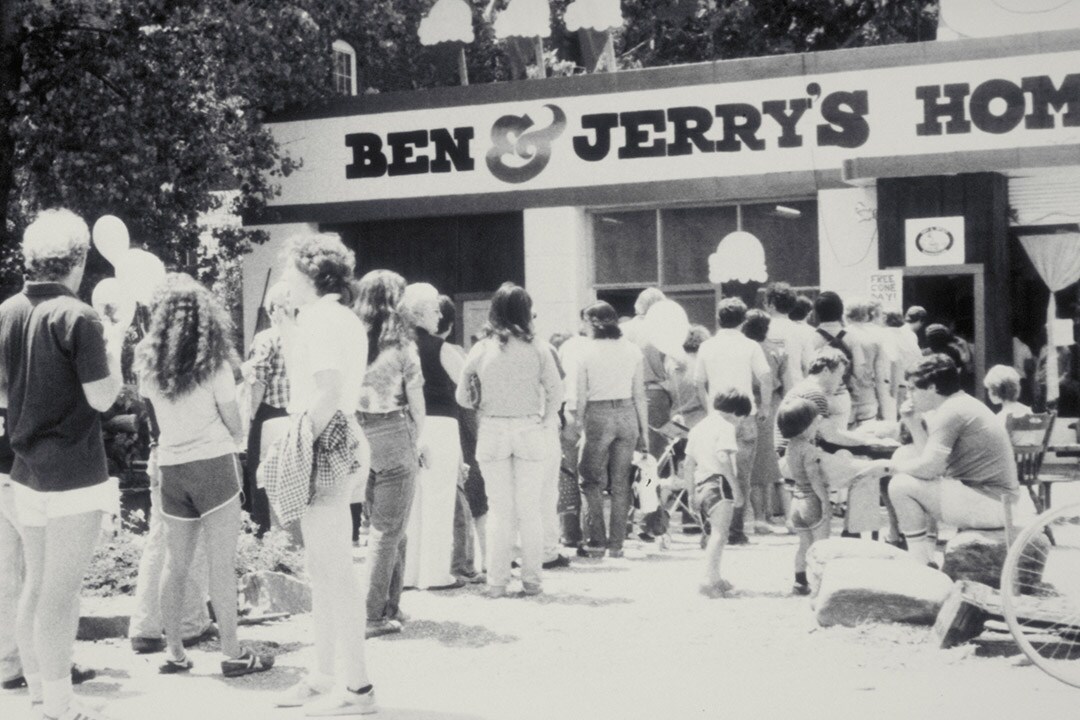 1979년 다음 단계 Ben & Jerry's 매장에 줄을 선 사람들